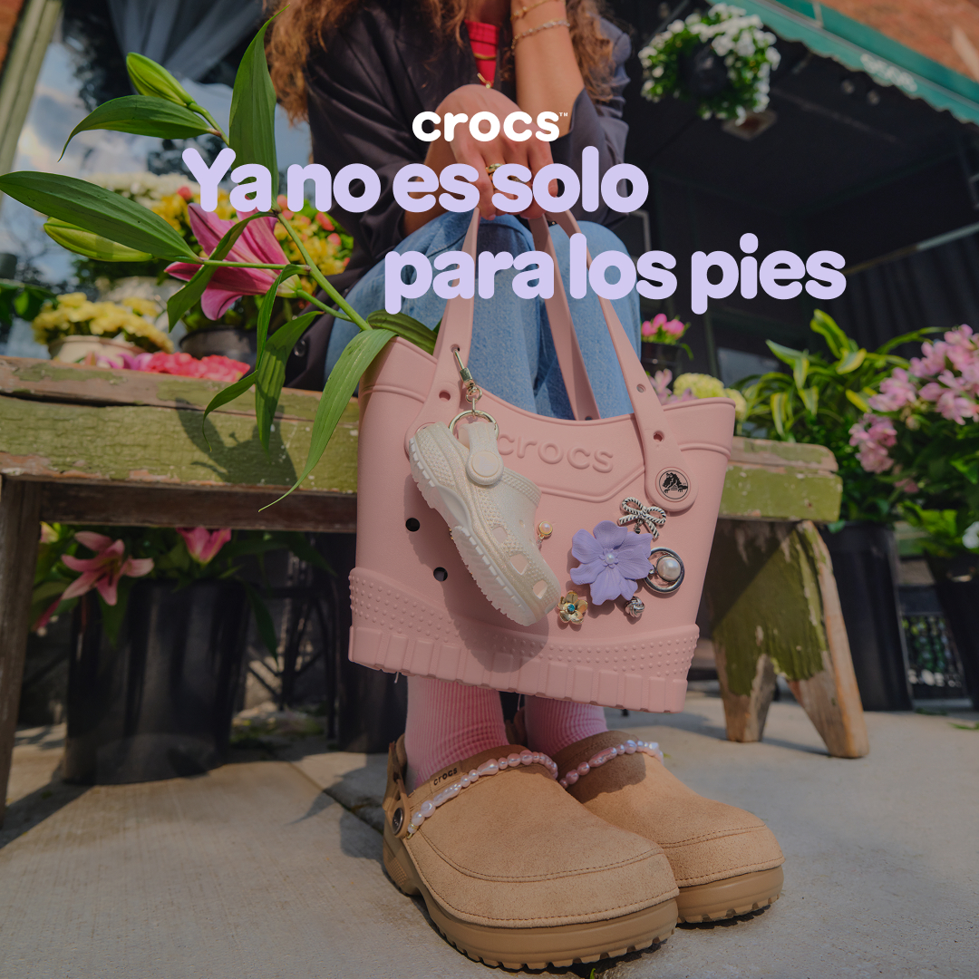 Crocs Facebook ad: Tus Crocs te están esperando