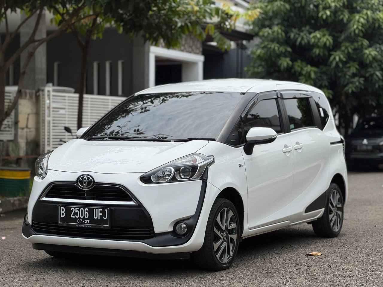 Tri Nuraeni Facebook ad: 2017 Toyota SIENTA 1.5 V MATIC RECCORD