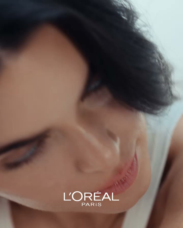 L'Oréal Paris Facebook ad: Neu: HYALURON PDRN+ Serum