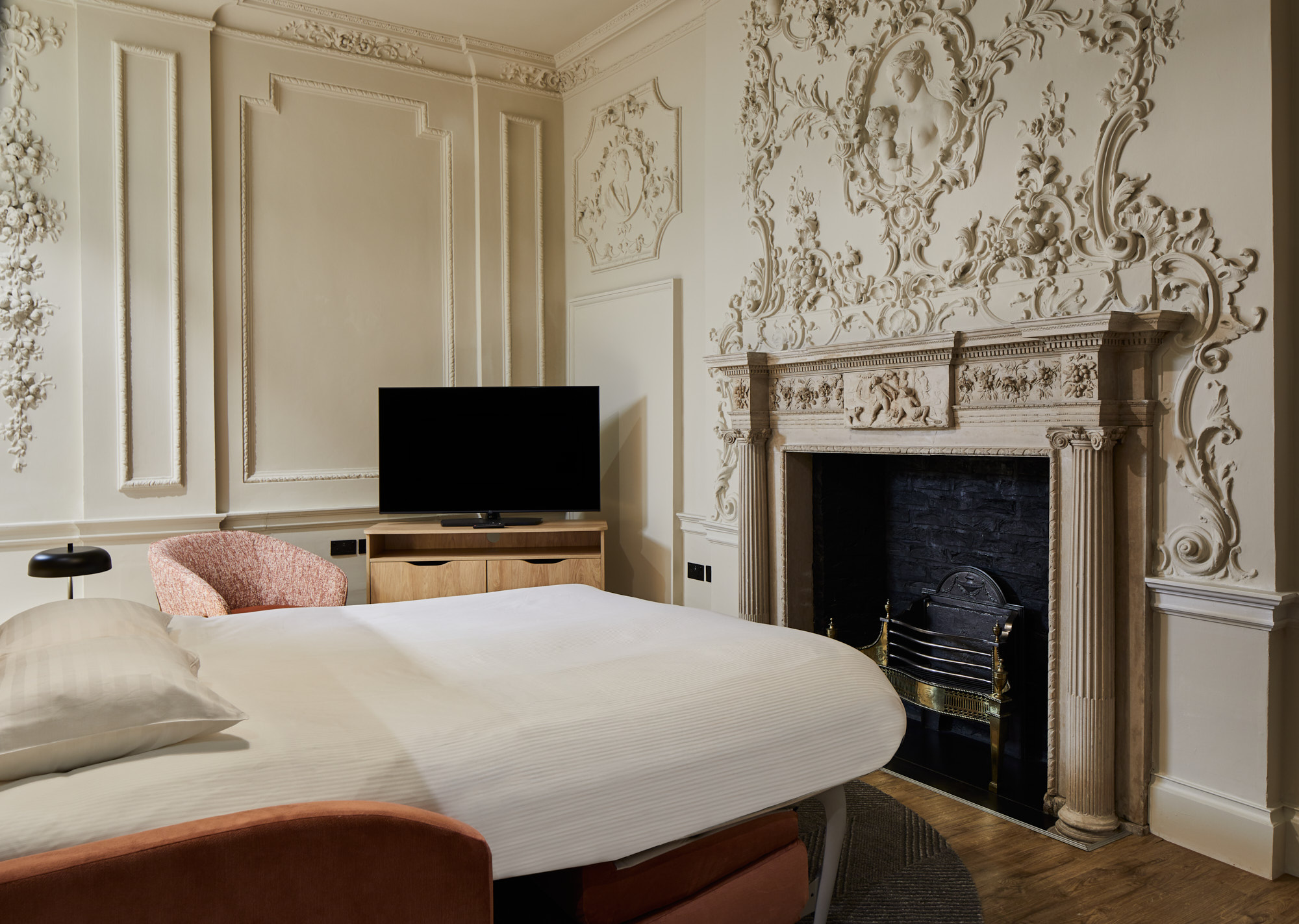 Master Aparthotel & Serviced Apartments Facebook ad