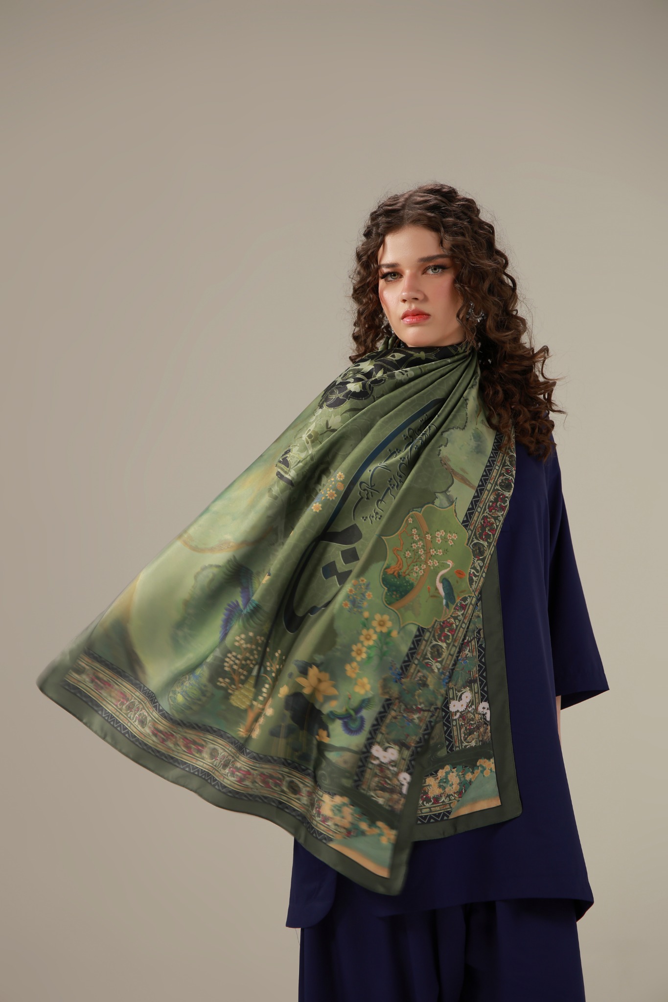 Manto Middle East Facebook ad: New Scarves Are Here