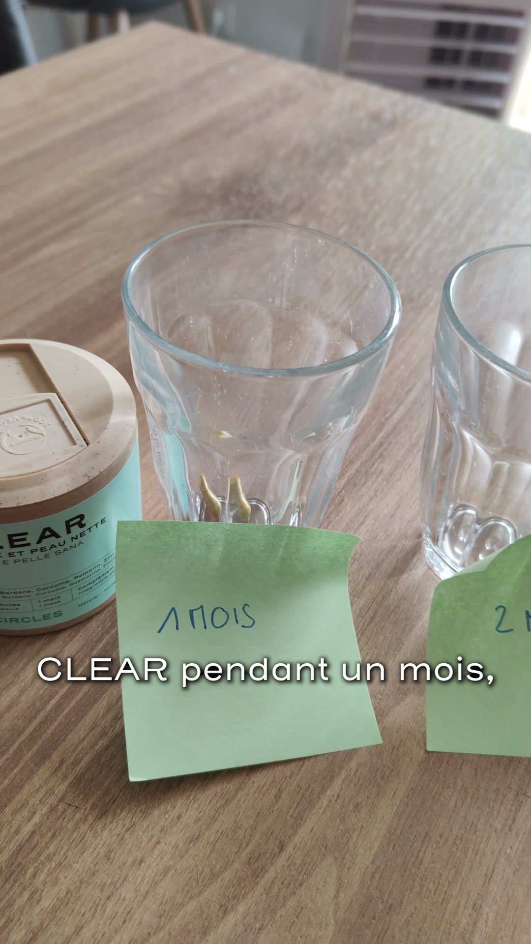 Circles Facebook ad: CLEAR, peau nette de l'interieur