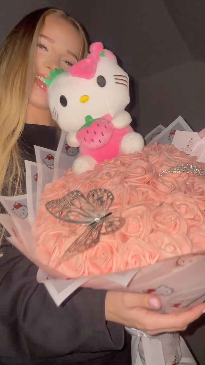 Bloomya Facebook ad: Blumen, die für immer halten