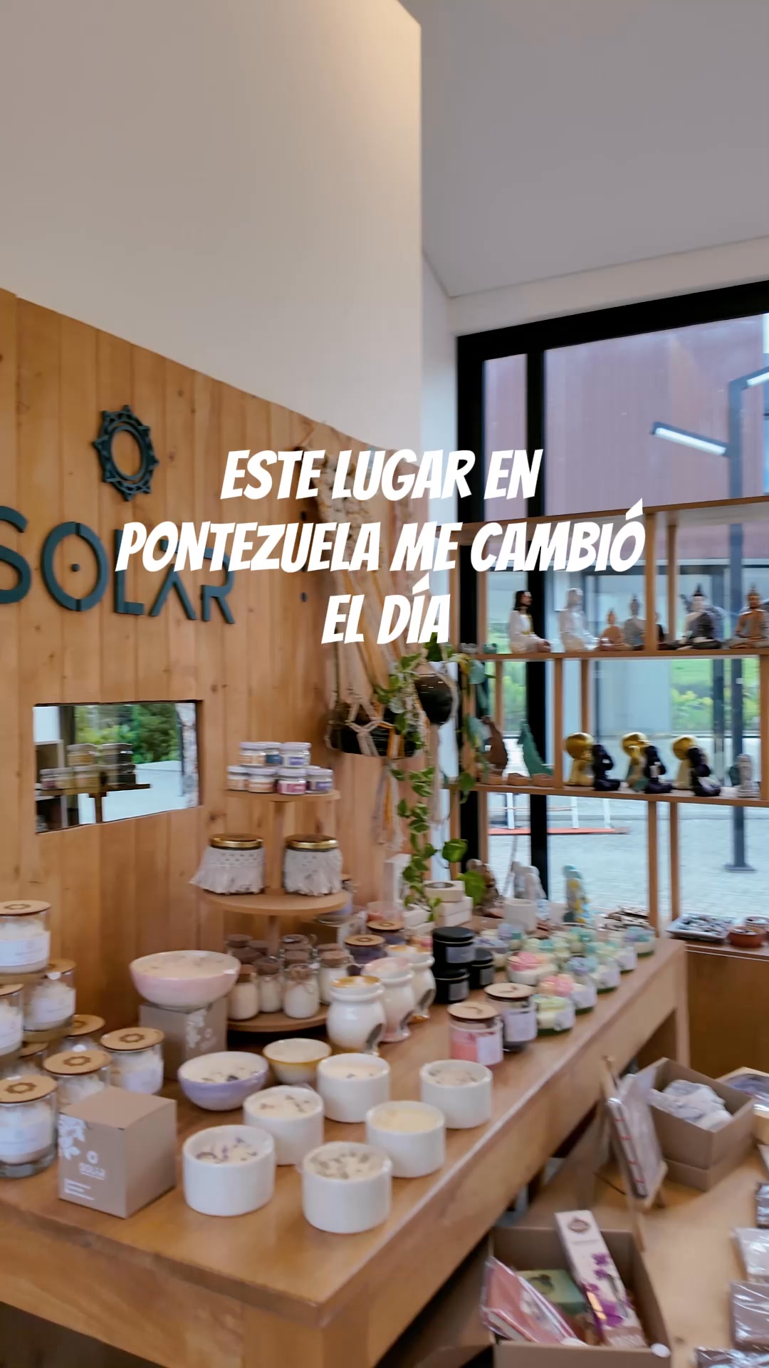 Solar Decoración Facebook ad: Hay espacios que se ven bonitos y hay…