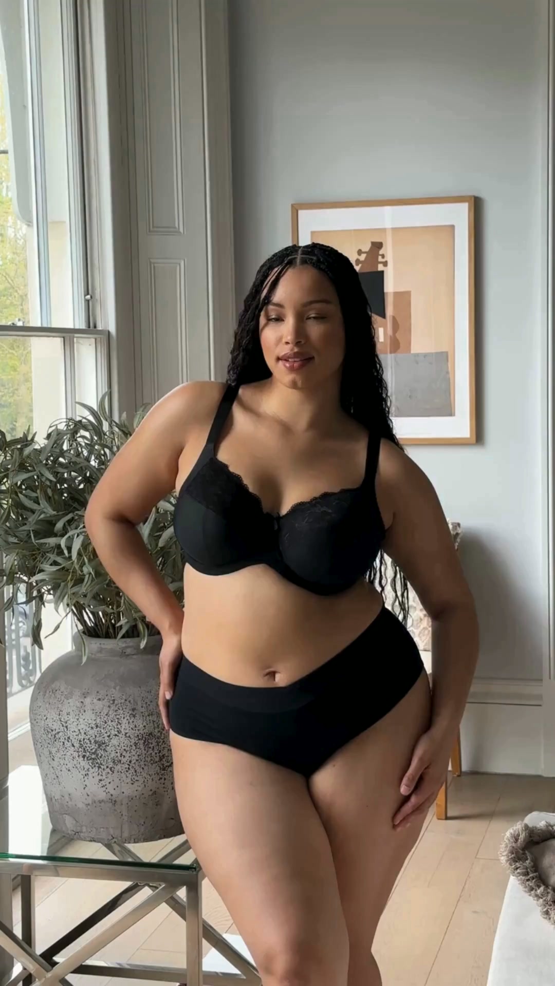 DeBra's - Bras for EveryBody Facebook ad: Plus-size support done right