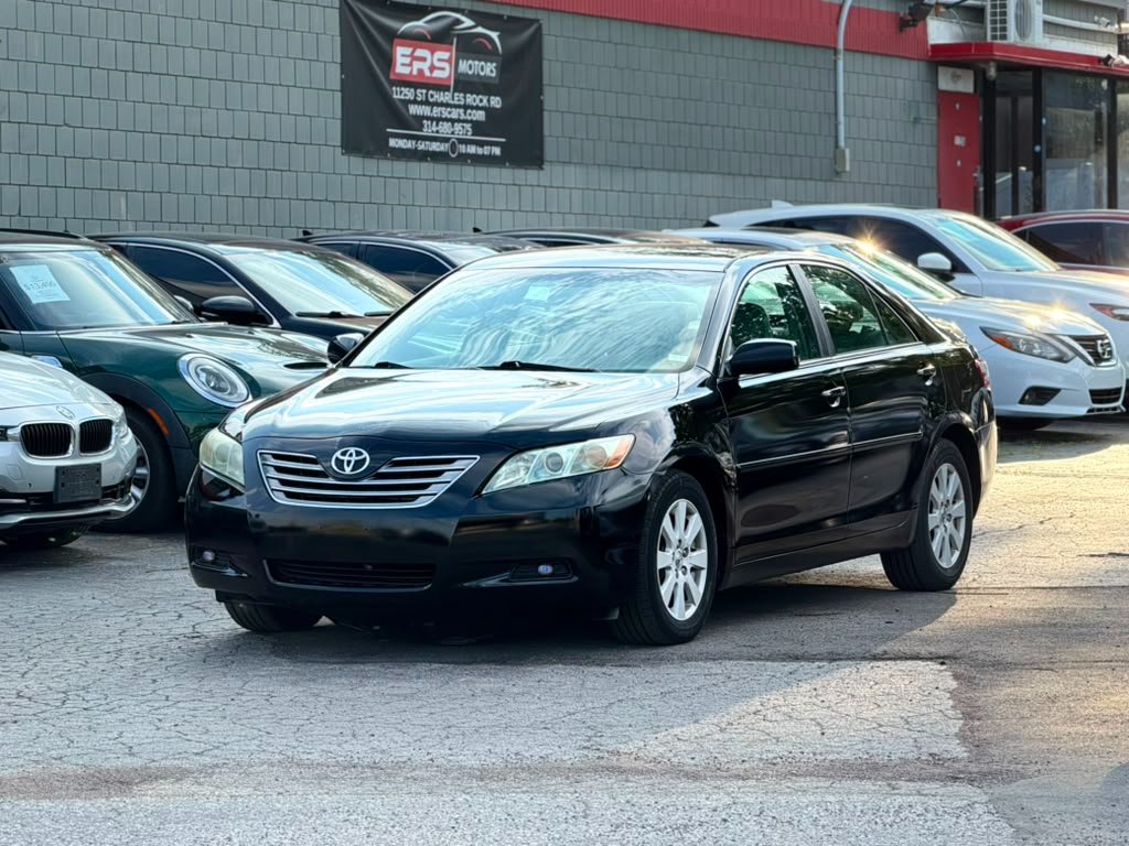 Ana Cristina Gordon Facebook ad: 2009 Toyota Camry Hybrid