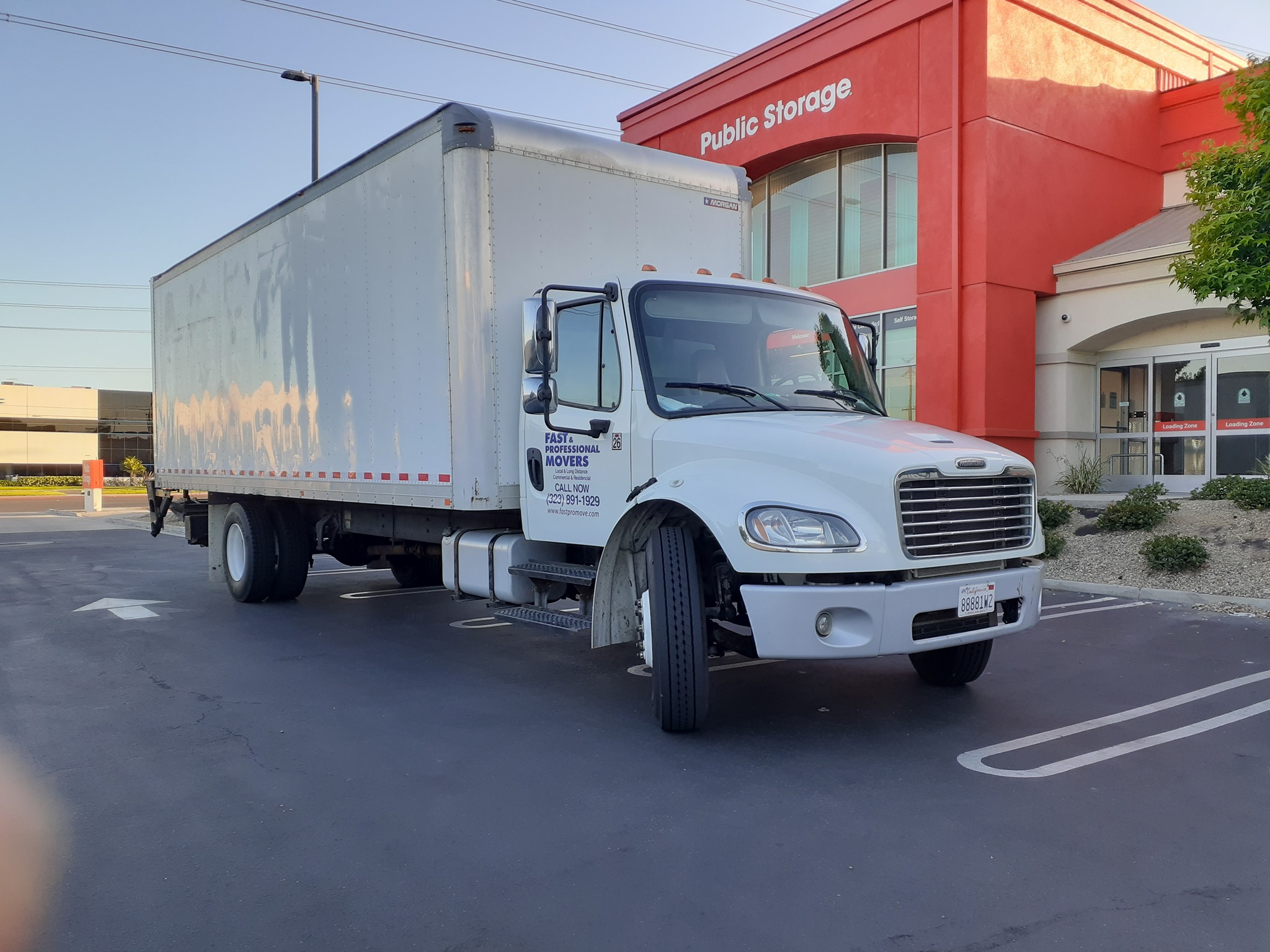 Fast & Professional Movers Facebook ad