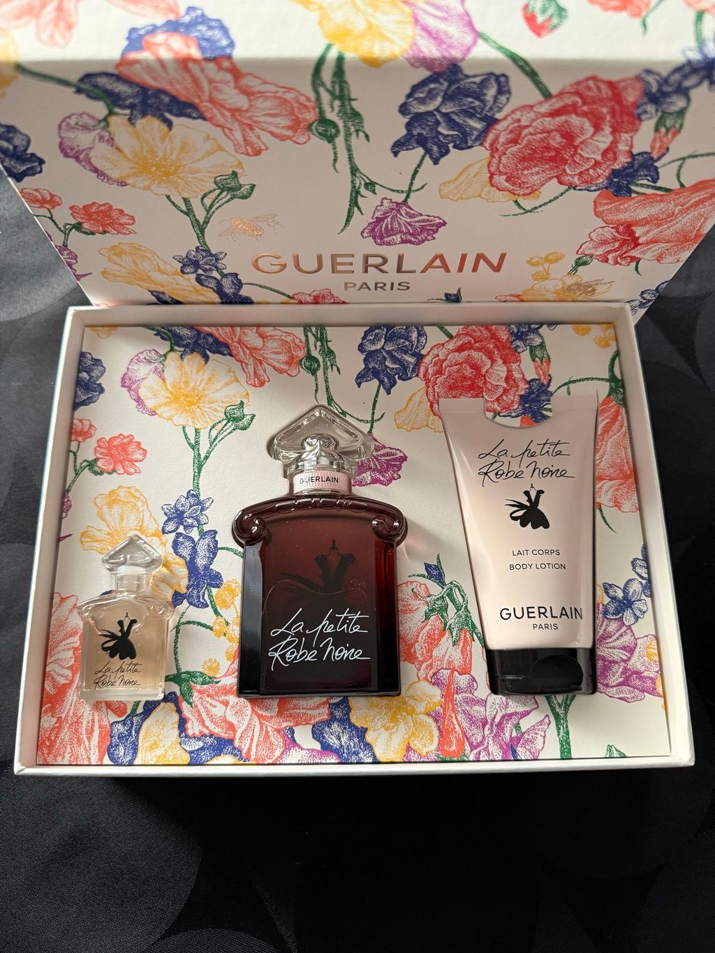 Whatnot Facebook ad: Achetez et vendez des produits de beauté de…