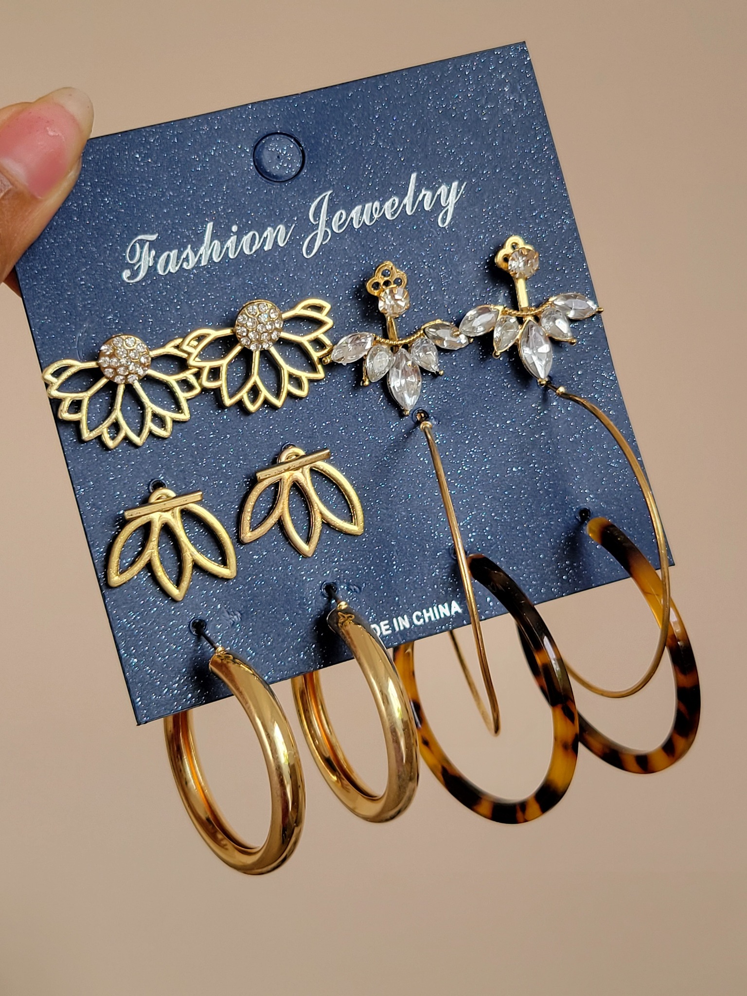 SWAY Beauty & Style Facebook ad: Lot de boucles d'oreilles