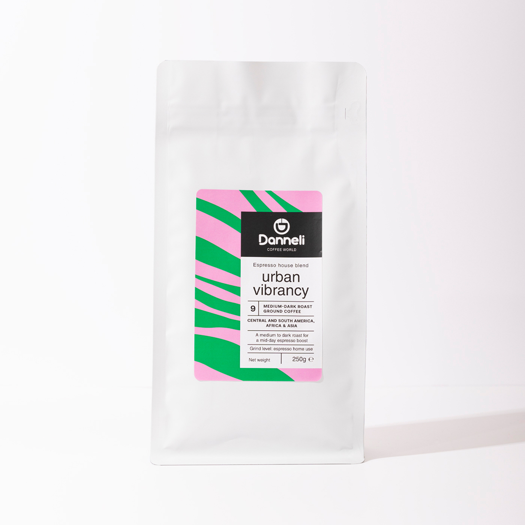 Danneli Coffee World Facebook ad: Single Origin ή House Blend; Η εμπειρία ξεκινά…