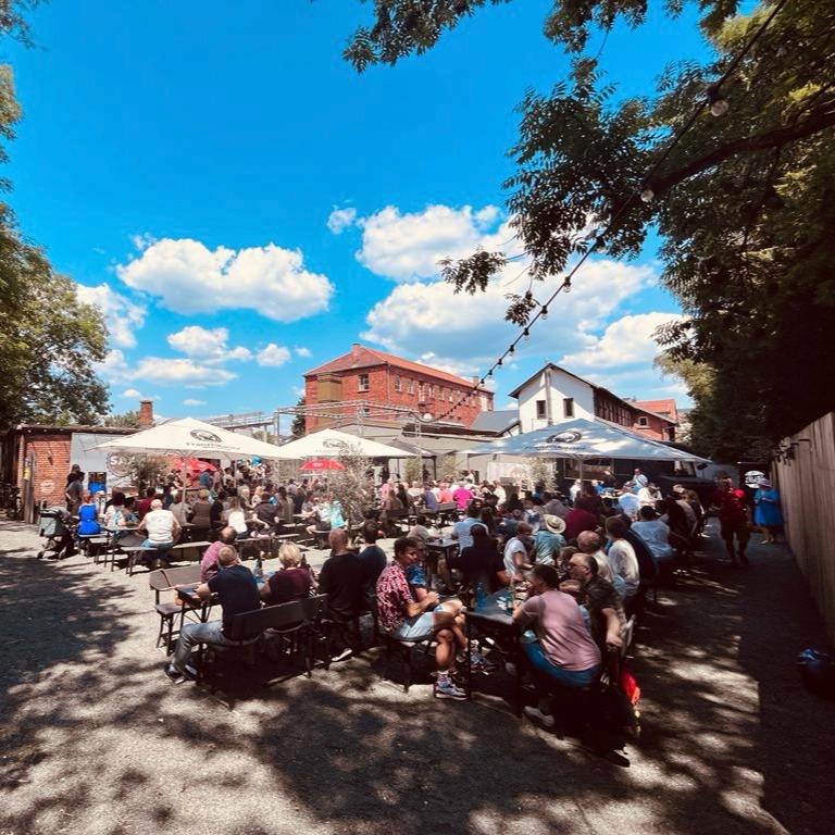 SAX Tonfabrik Biergarten Facebook ad: EUER Biergarten auf dem Tonfabrik Areal, direkt am…