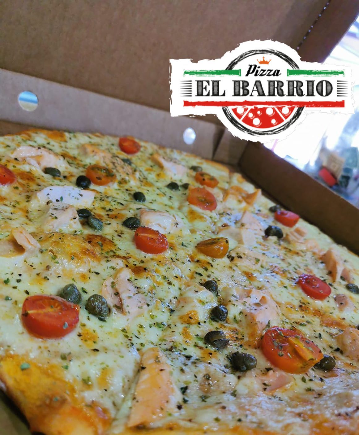 El barrio pizzeria Facebook ad: Pizzas de barrio para llevar y con despacho…