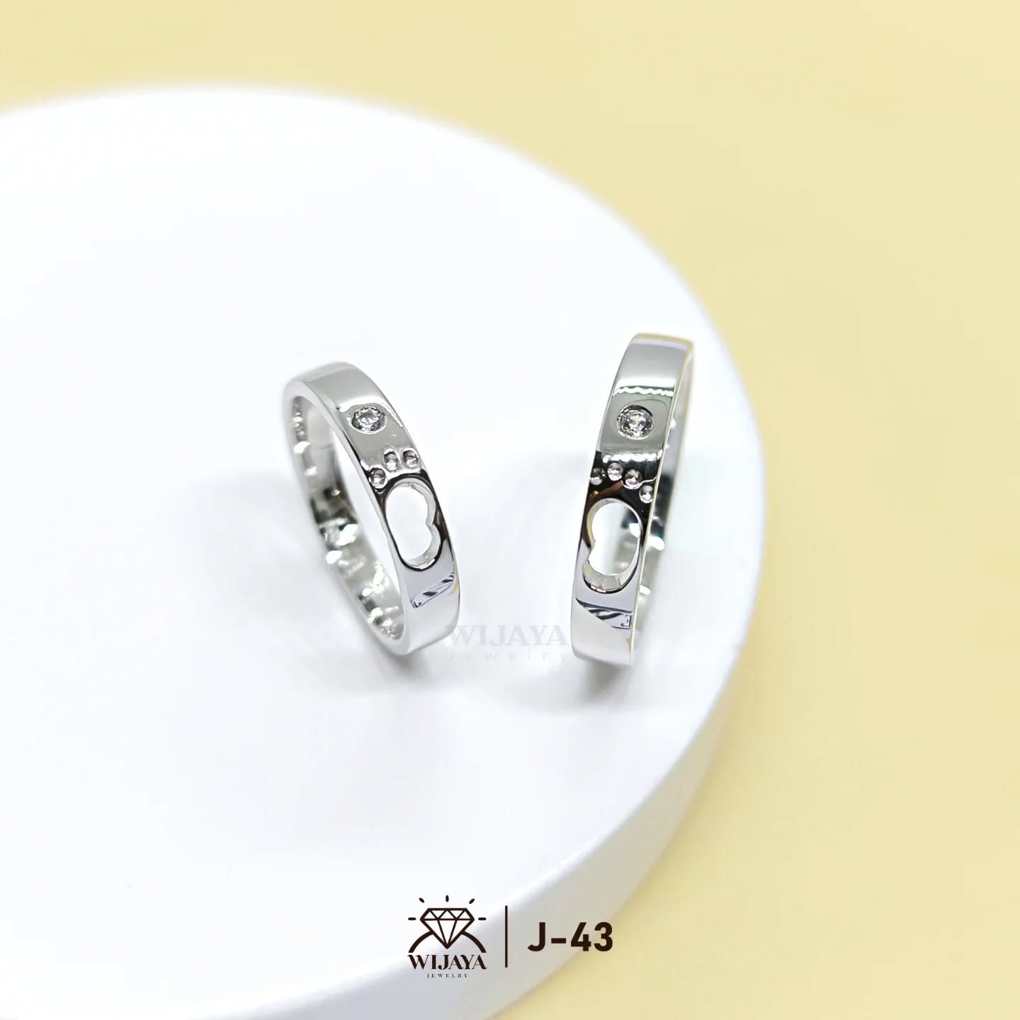 Wijaya jakarta Facebook ad: Special buat kamu yang lagi nyari cincin custom…