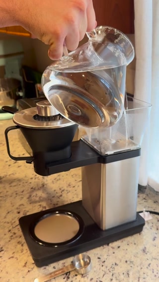 Simply Good Coffee Facebook ad: 100% Plastic-Free Brewing
