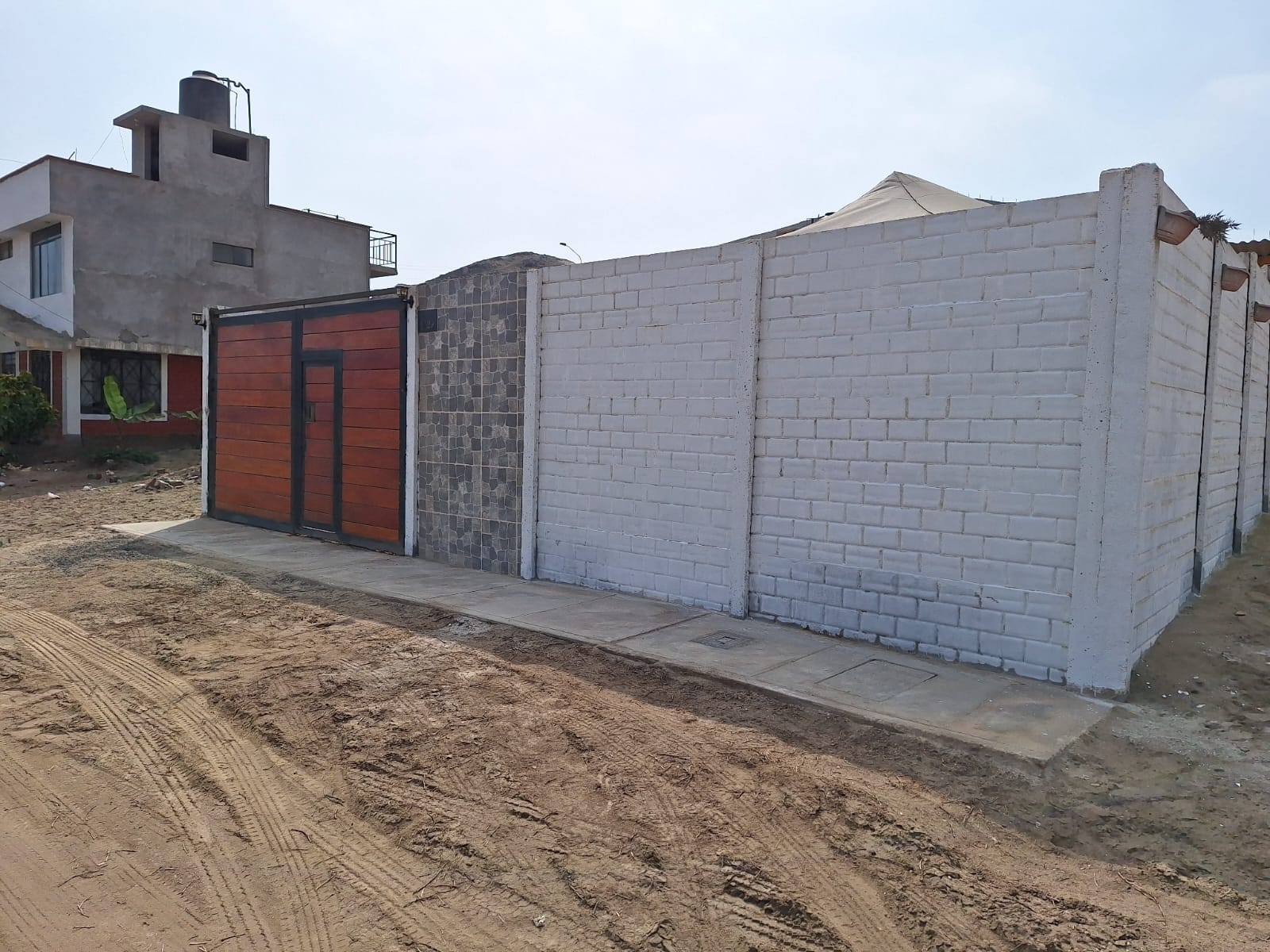 Melamina Cesmel Facebook ad: 200 mts bardeados Esquina Balneario Santa Rosa