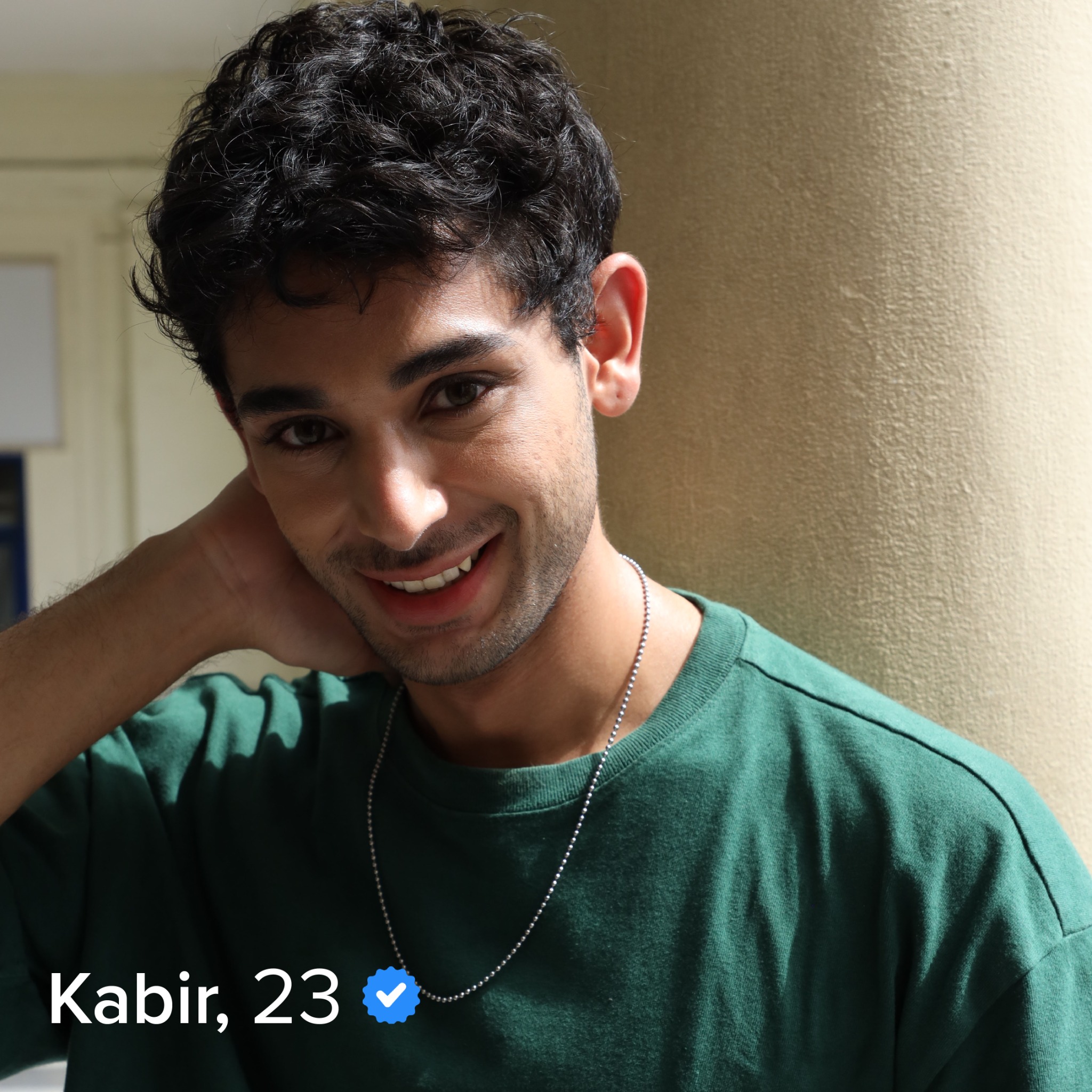 Tinder Facebook ad