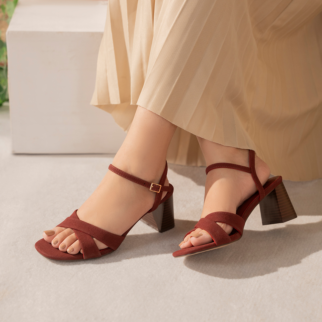 Unze London (Pakistan) Facebook ad: Upto 75% OFF On Everything