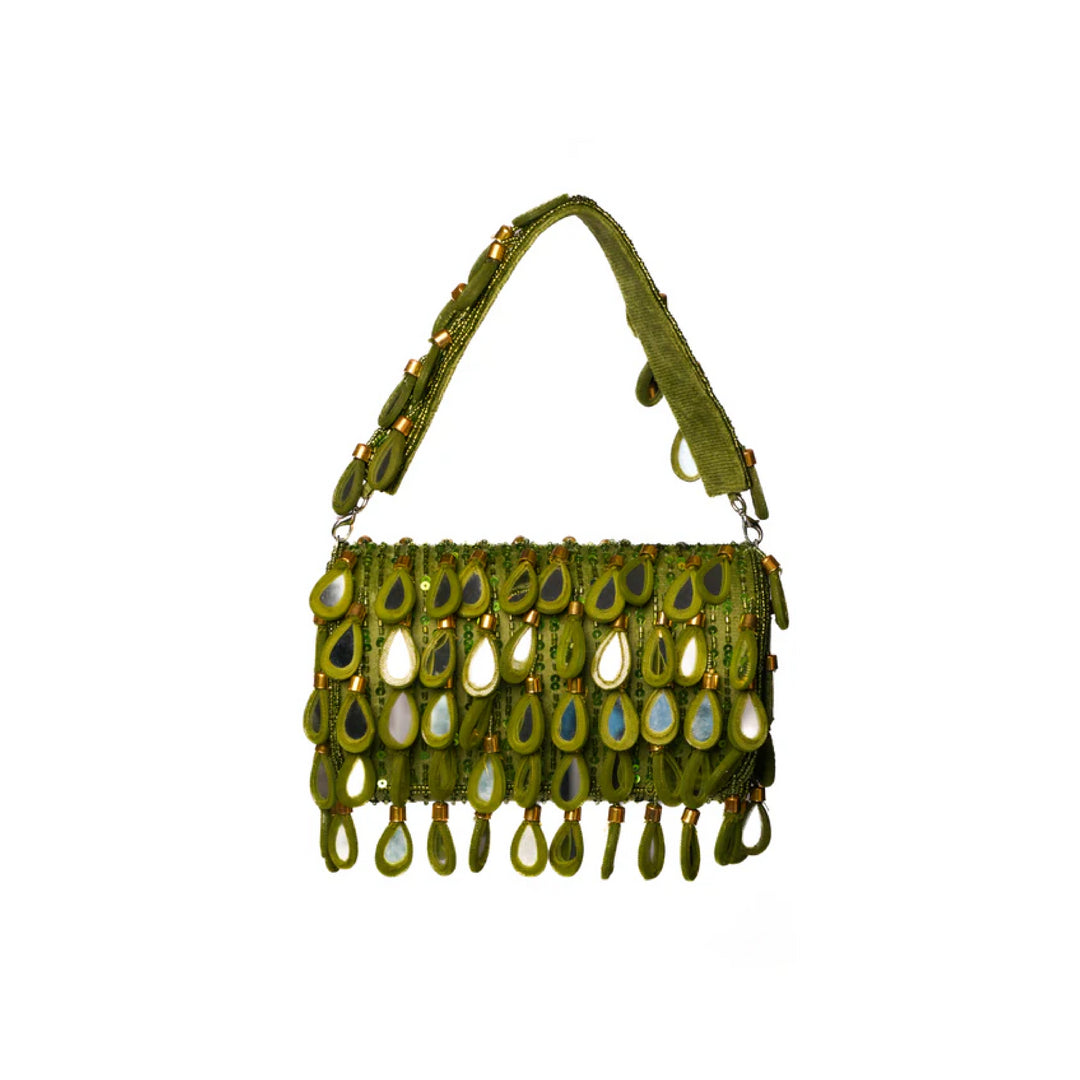 Martinas Facebook ad: Shop unique jewelry and statement bags inspired by…