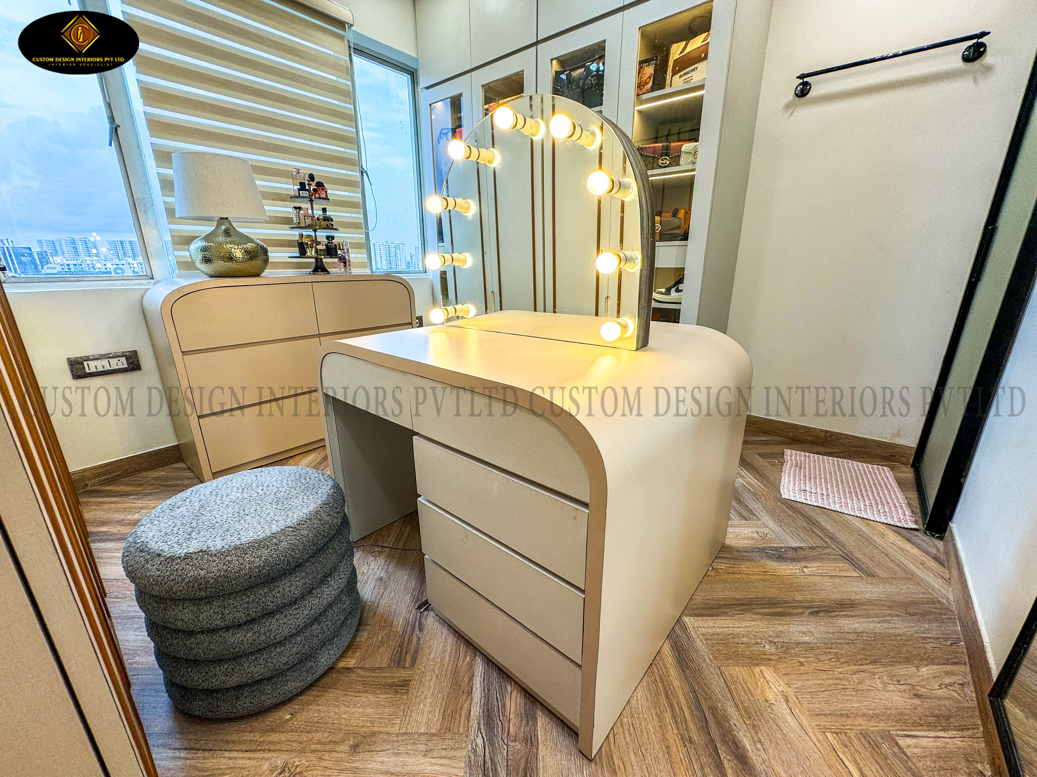 CUSTOM DESIGN INTERIORS Facebook ad