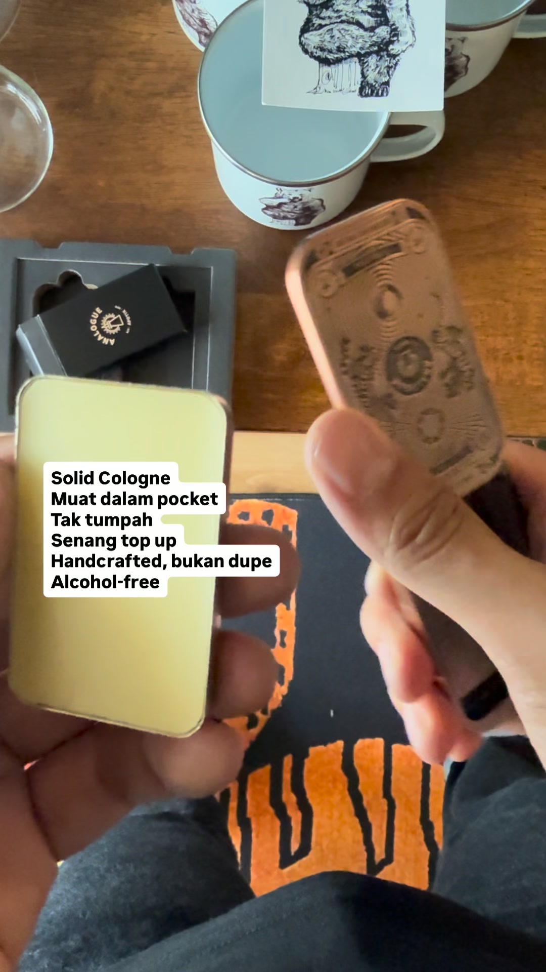 Analogue Apotik Facebook ad: Perfume Muat Dalam Pocket