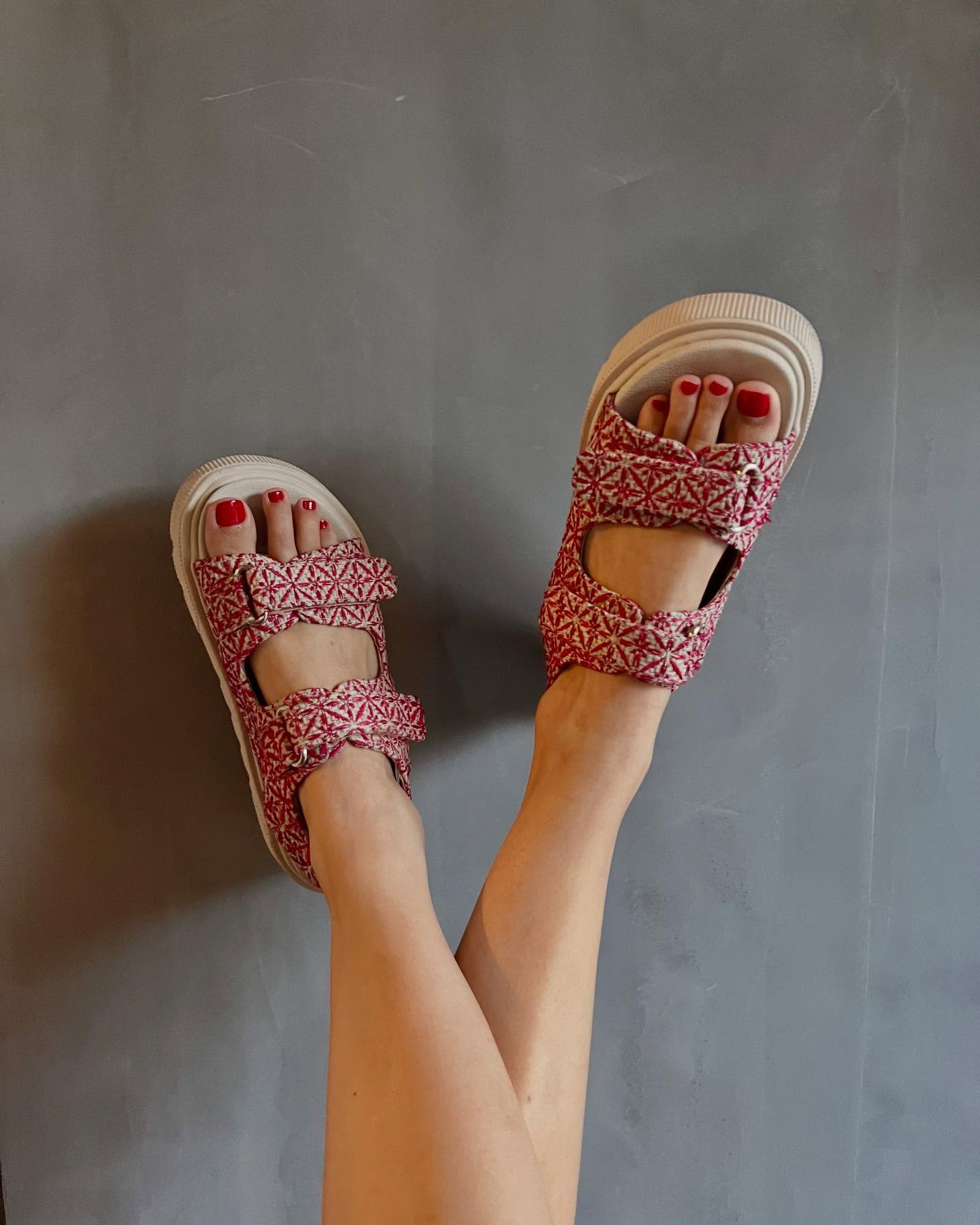 Veronica Moreno Studio Facebook ad: Te asesoramos por WhatsApp · Tallas 35 a 40