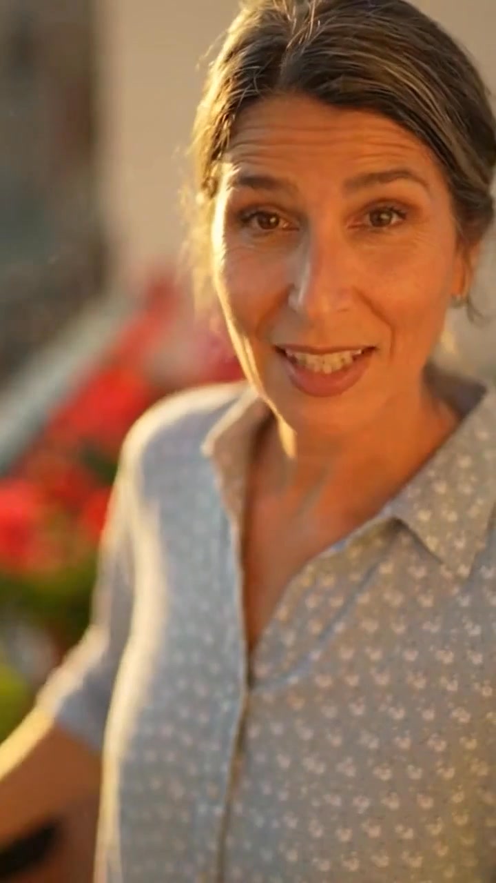 Hypnotherapist Elena Rivera Facebook ad: Deja de beber con la hipnoterapia