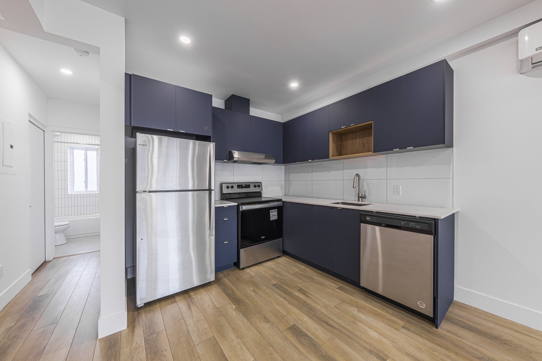 Pardo Junior Vincelli Facebook ad: 1 Bed 1 Bath Apartment