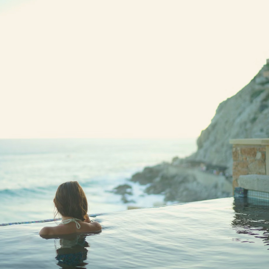 Roam by Tauck Facebook ad: Escape the everyday, your way.