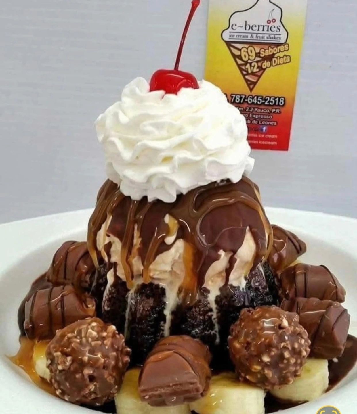 Heladeria Eberries Ice Cream Facebook ad: Berrie Hot Mountain Brownie candy mix & banana!