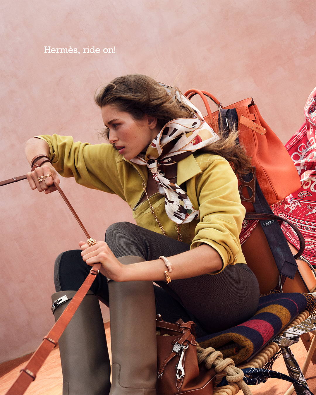 Hermès Facebook ad: Ride on! 정교한 손길로 완성된 실크가 다채로운 모티프를…