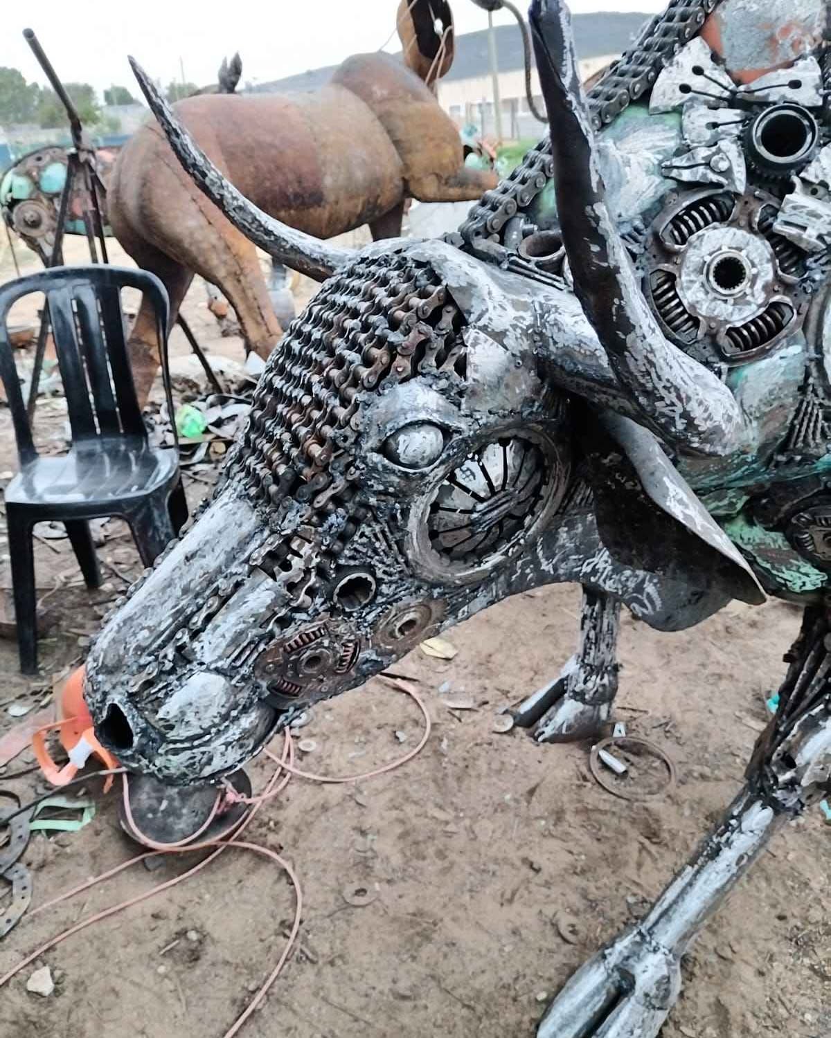 Roy Rwanga Facebook ad: Metal art sculptures for sale any design press your order…