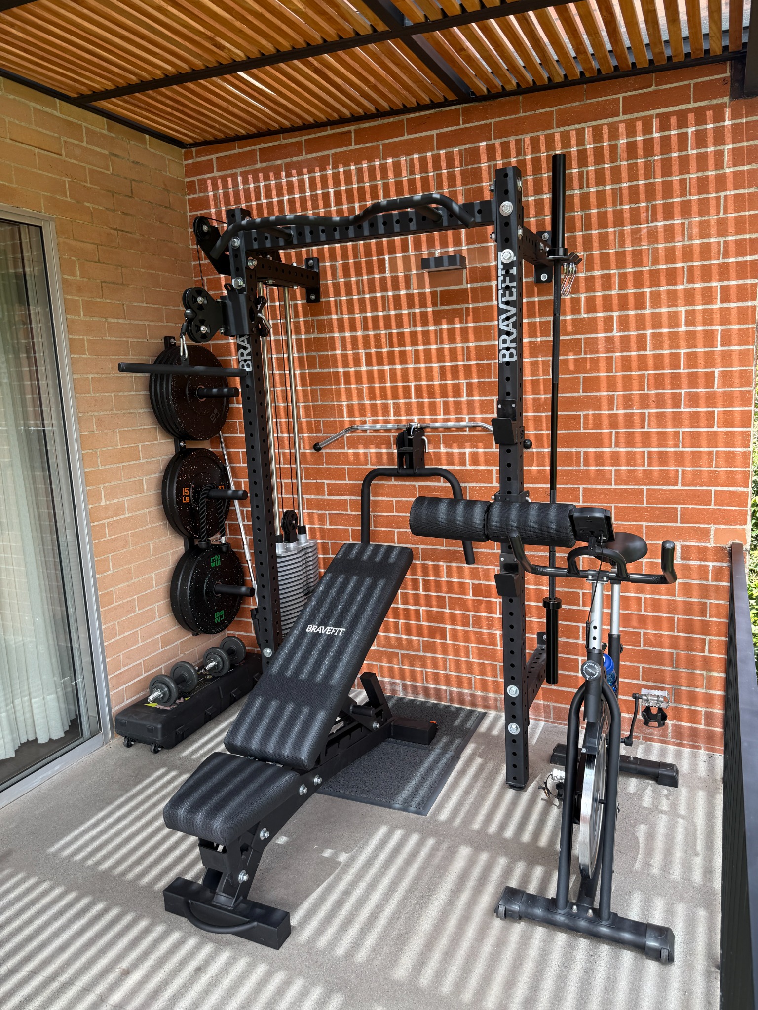 Bravefit Facebook ad: Crees que no tienes suficiente espacio para tu…