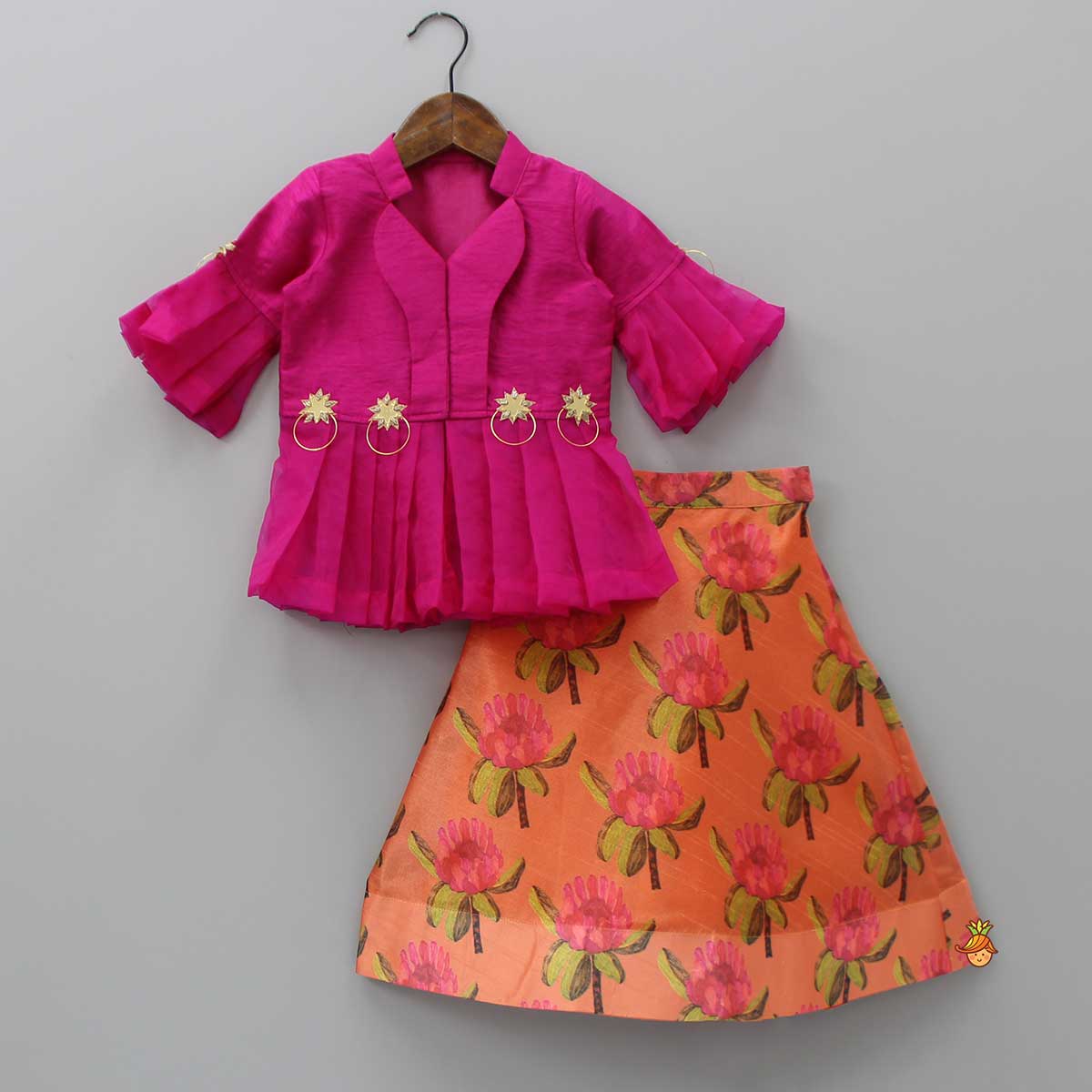 Little Muffet Facebook ad: Wrap your little ones in the gentle embrace…