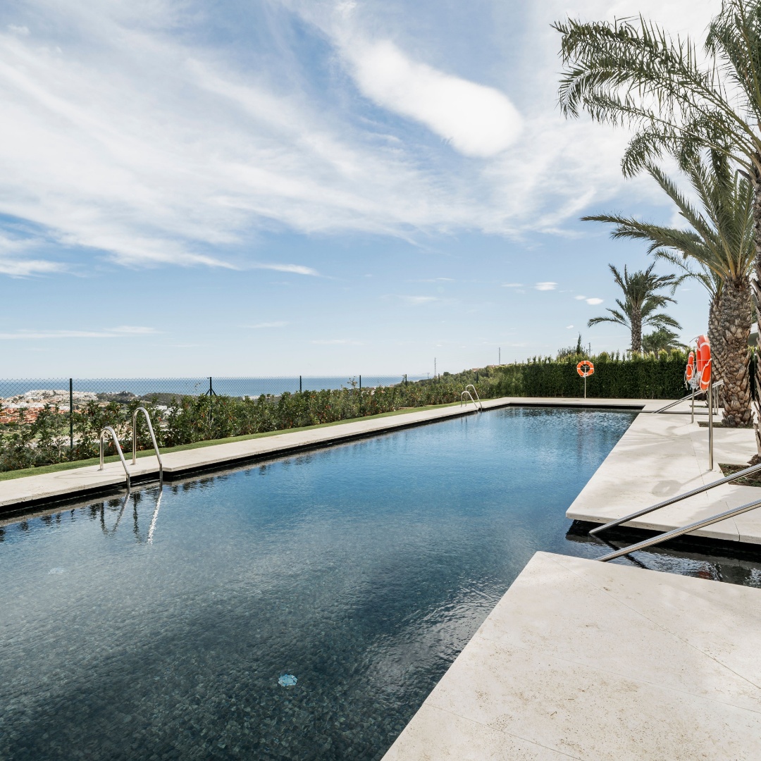 Strand Properties Facebook ad: تبحث عن عقار في إسبانيا؟ العملية العقارية بأكملها…