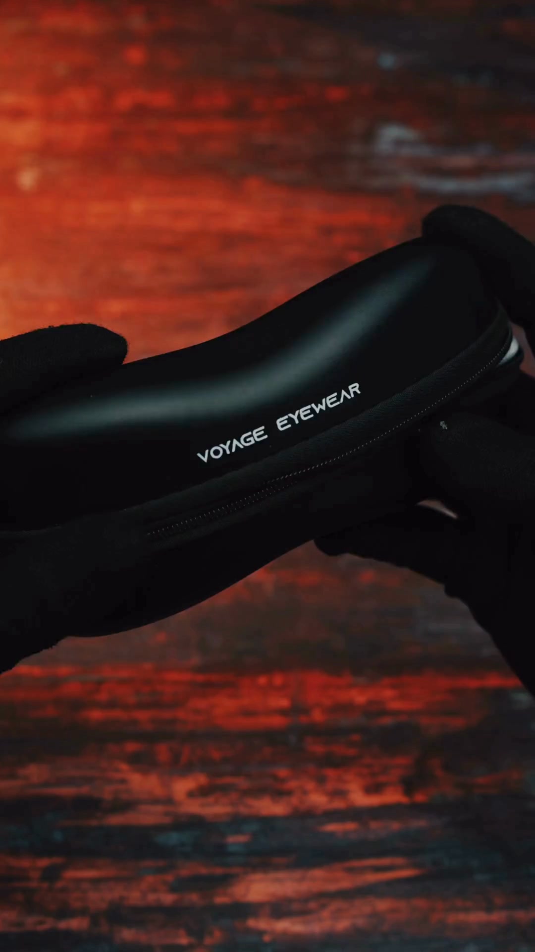 VoyageEyewear Facebook ad: Underdog | Black Rimless Sunglasses
