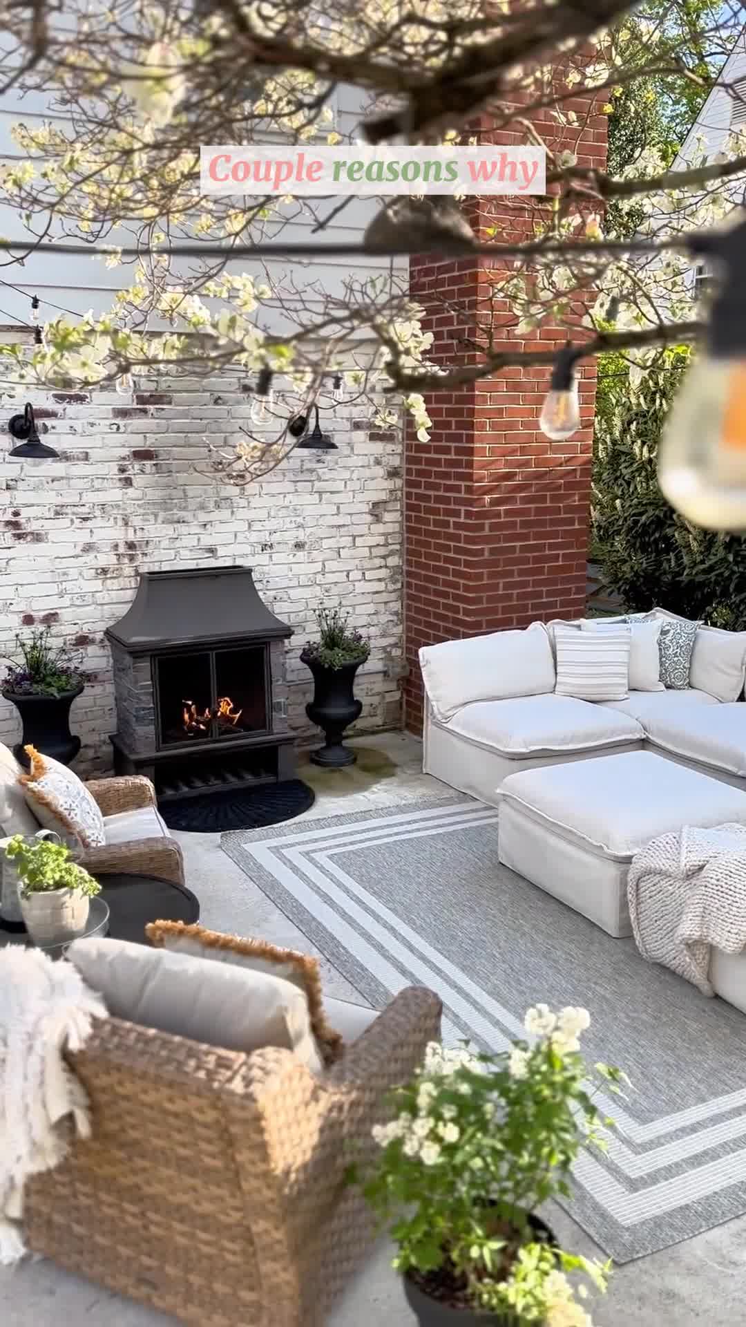 Vittoria Woodill Facebook ad: Washable Sofas Starting $799