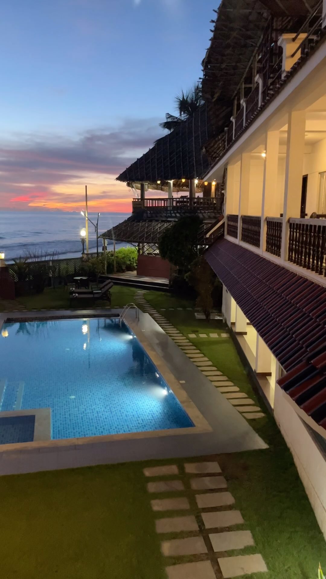 B'Canti Boutique Beach Resort Facebook ad: Somebody like you