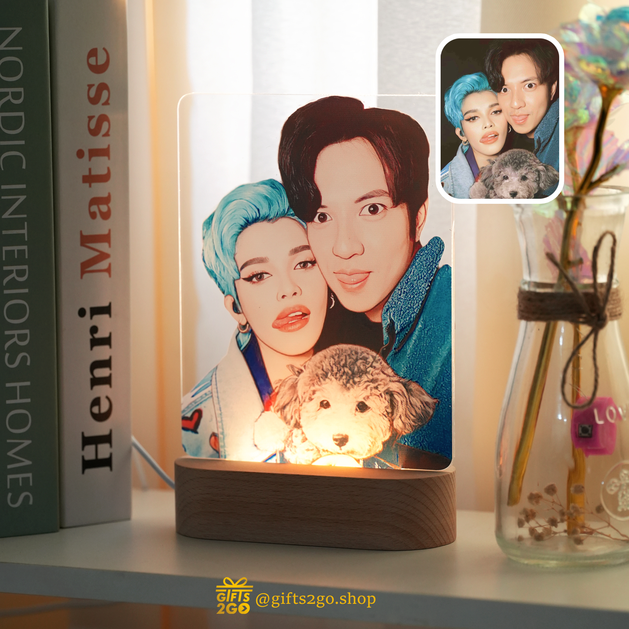 Gifts2GO Facebook ad: The ๐ฃ๐๐ฅ๐๐๐๐ง Personalized Lamps Gift