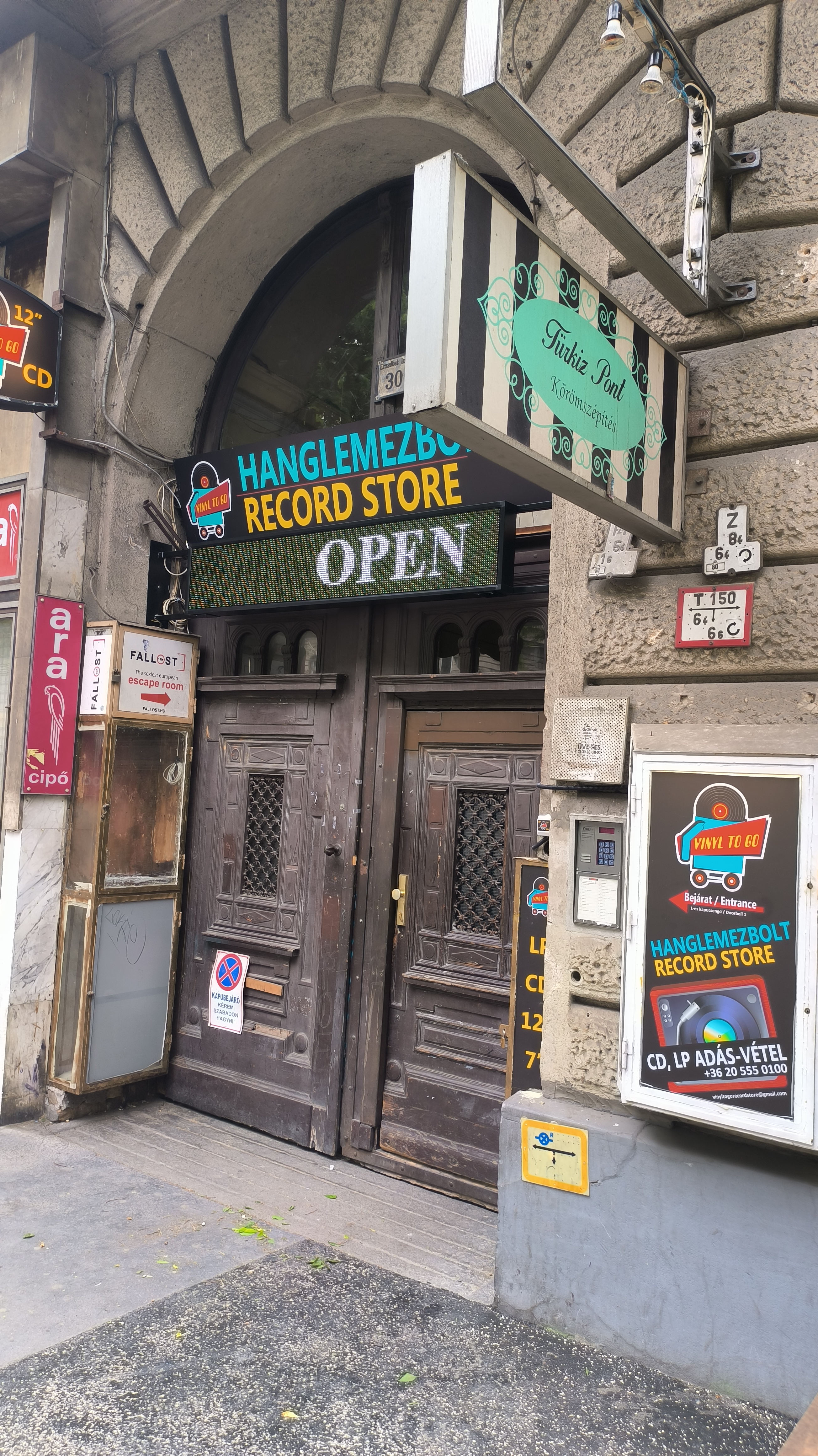Vinyl To Go ad creative