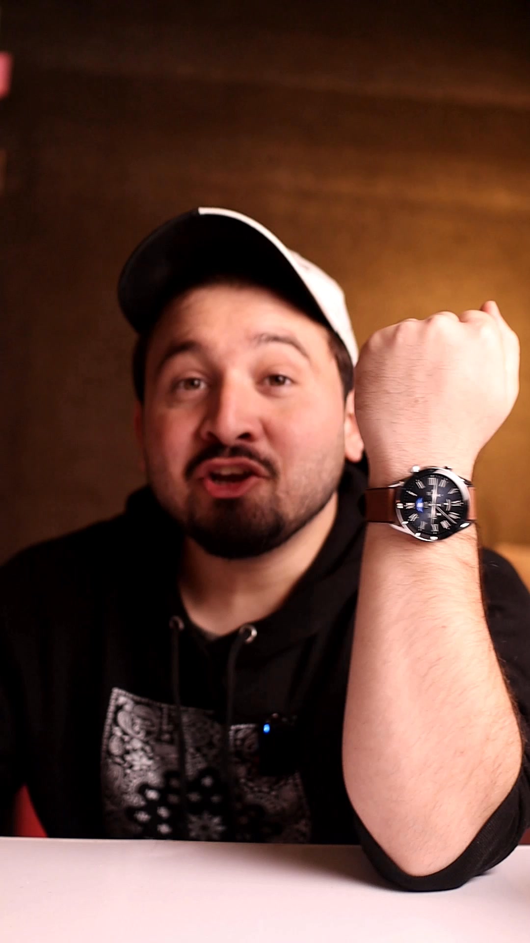 Fusiontechie Facebook ad: Leather Strap that doesn't wrinkle