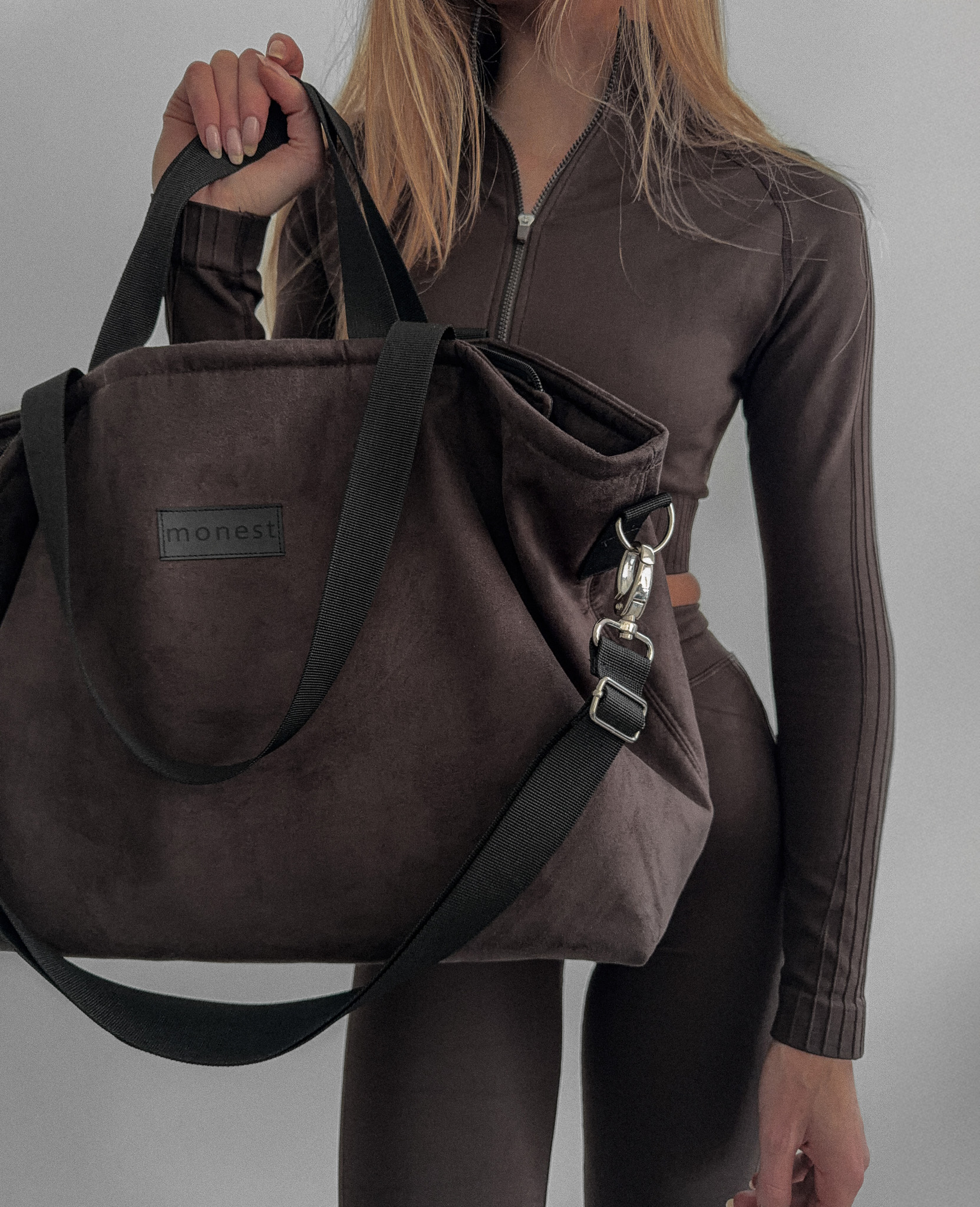 MONEST Facebook ad: Autorska marka torebek