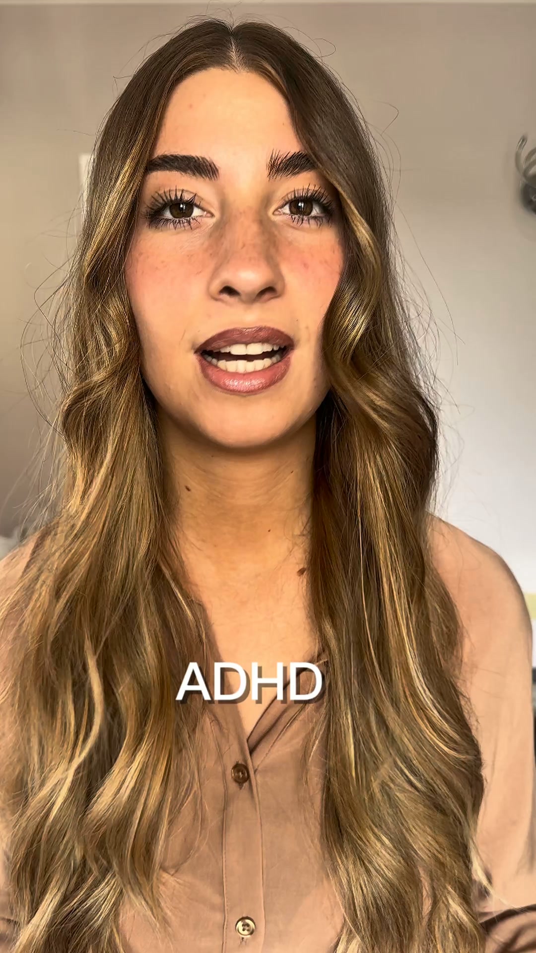 Serenis Facebook ad: Mille pensieri insieme? Scopri se è ADHD.