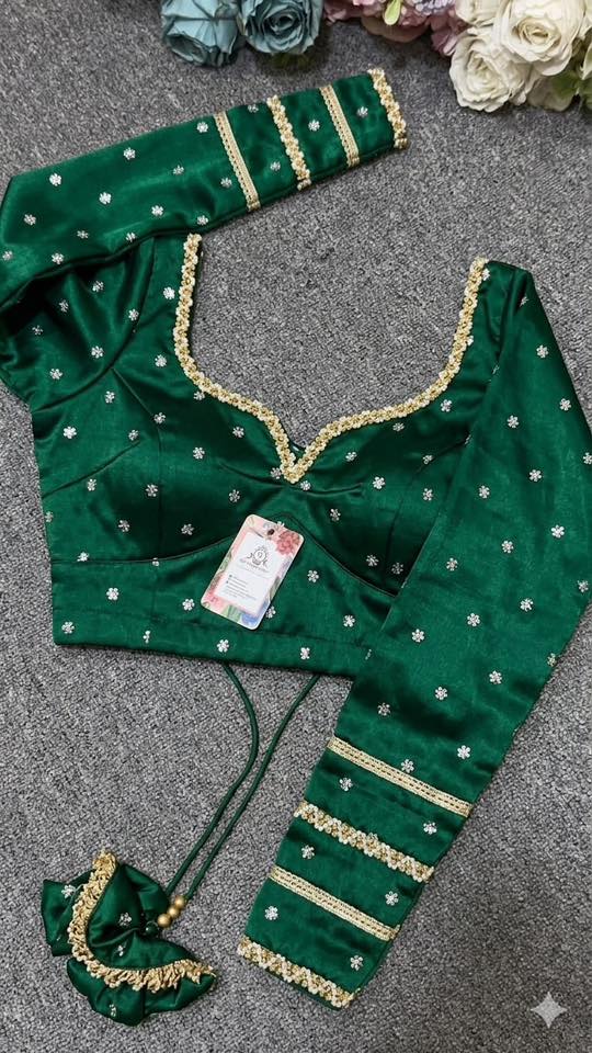 Style Impression Facebook ad: আমরা কাস্টমাইজ ব্লাউজ নিয়ে কাজ করি তাই অনেকে…