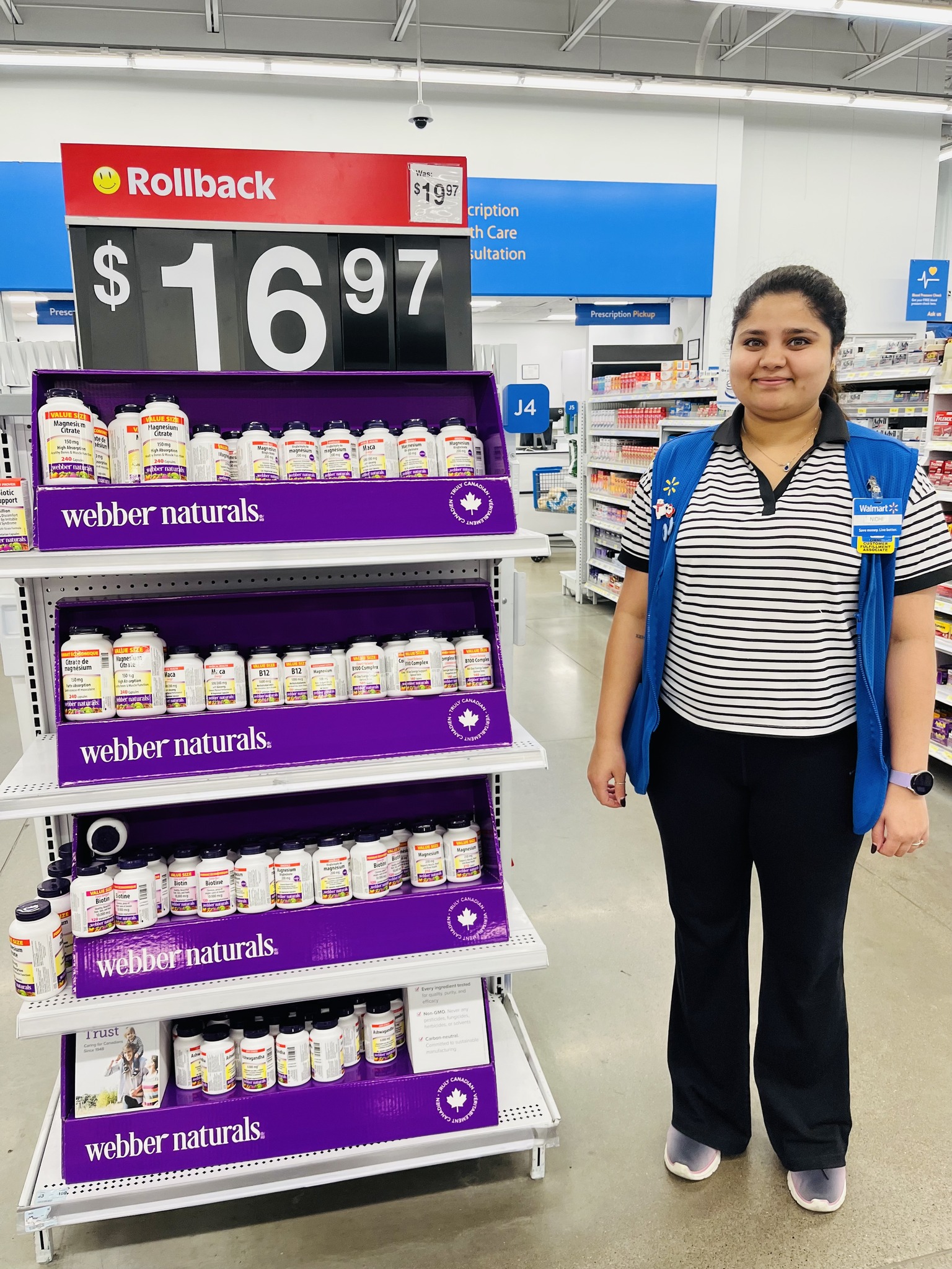 Walmart Canada Facebook ad: Value Size Naturals Vitamins, Now on Rollback!