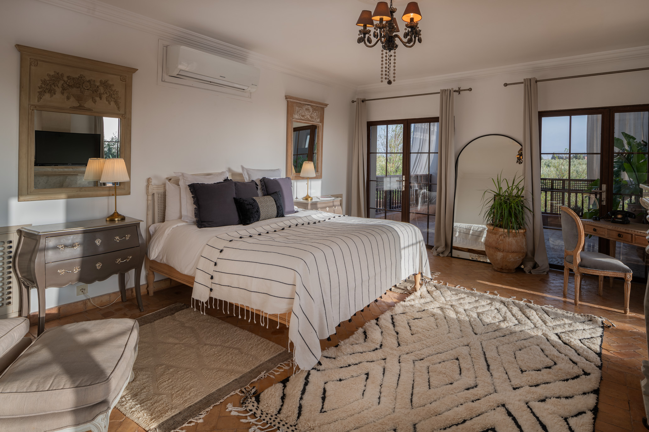 Villa Pashmina Facebook ad
