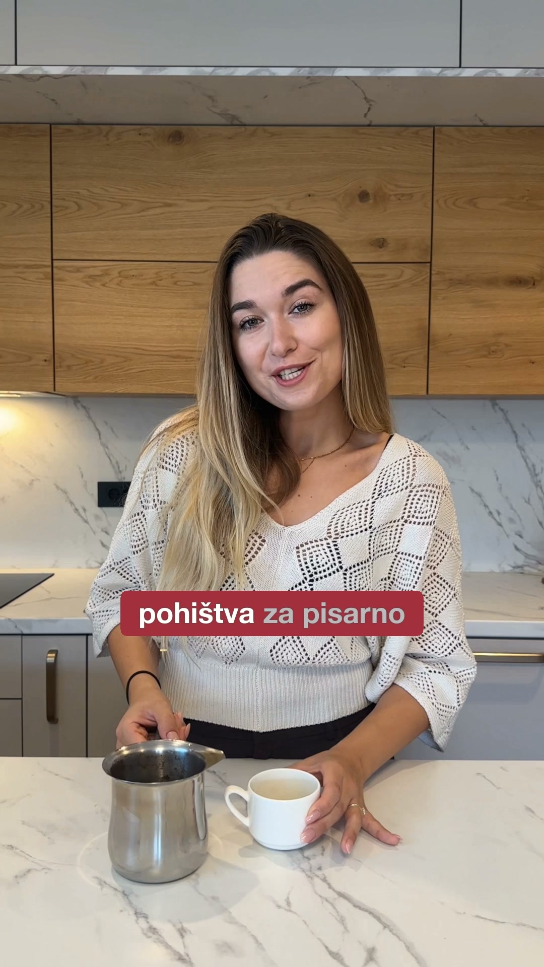 FAVI.si Facebook ad: Urejate svojo domačo pisarno?