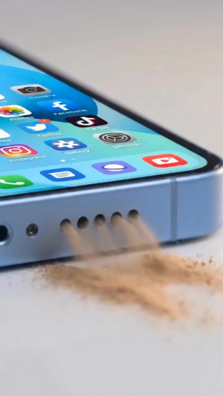 Speaker cleaner App Facebook ad: Rescue your phone speaker in just 10 seconds!