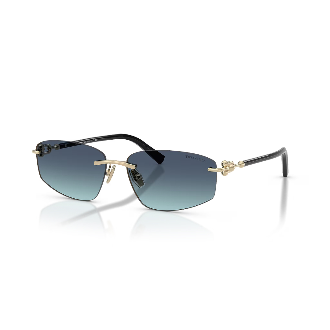 Sunglass Hut Facebook ad