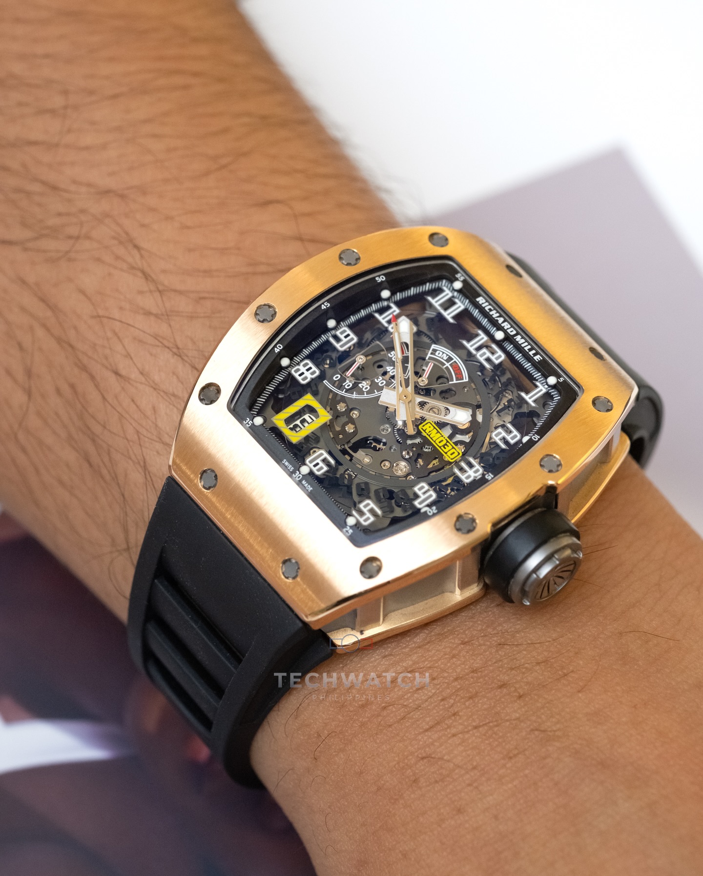 TechWatch PH Facebook ad: HIS AND HERS RM?
