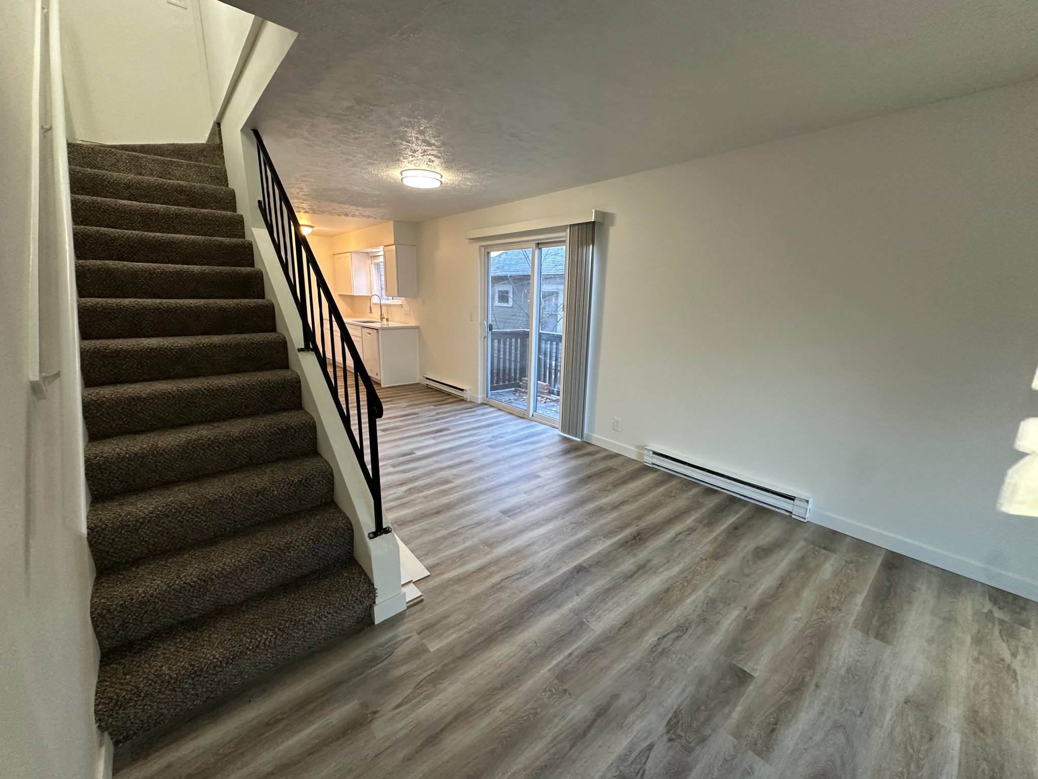 Sierra Kamitomo Facebook ad: 2 Beds 1.5 Baths Apartment